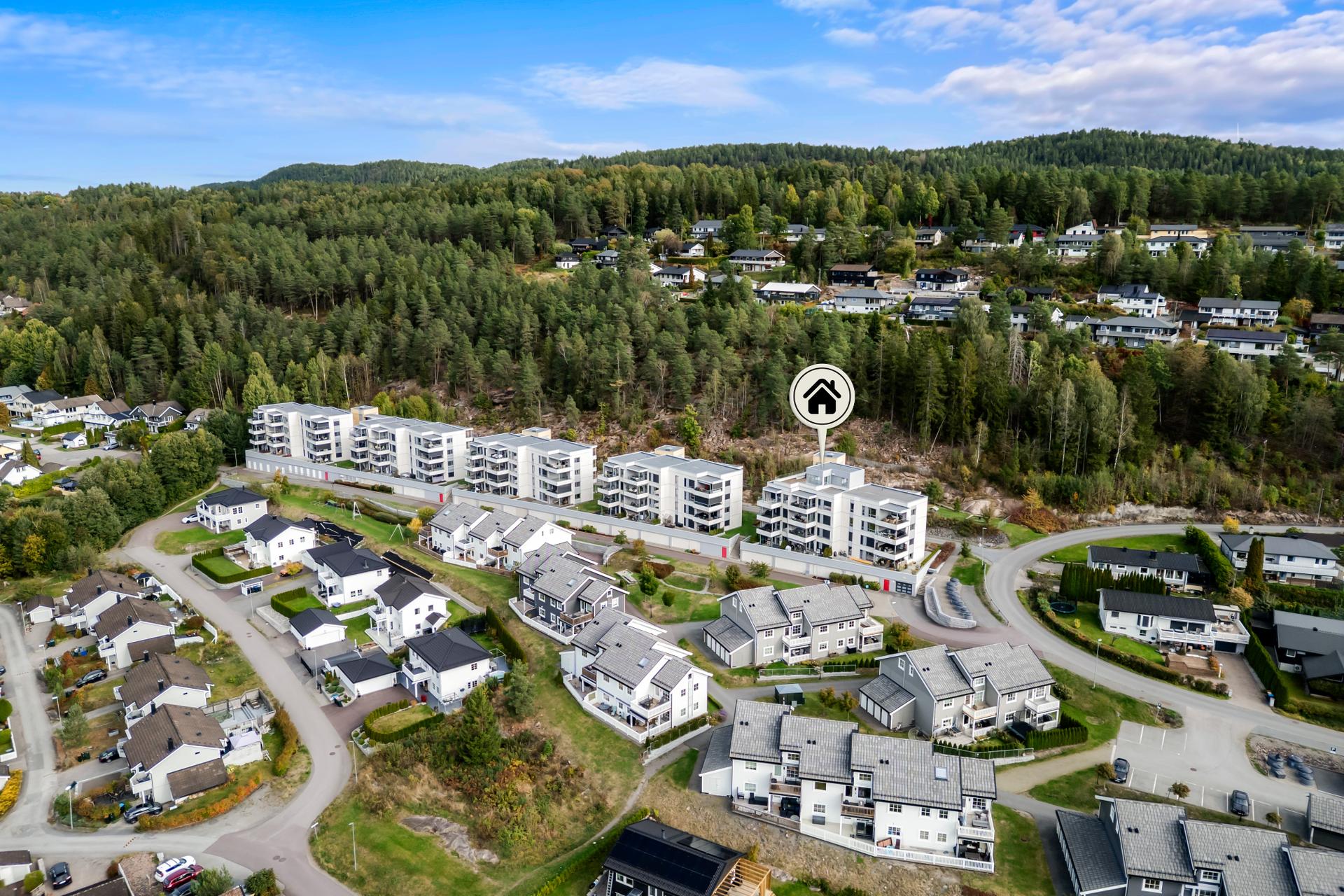 Etablert og barnevennlig boligområde i Sande i Holmestrand kommune.. Bilde nummer 2 av 3
