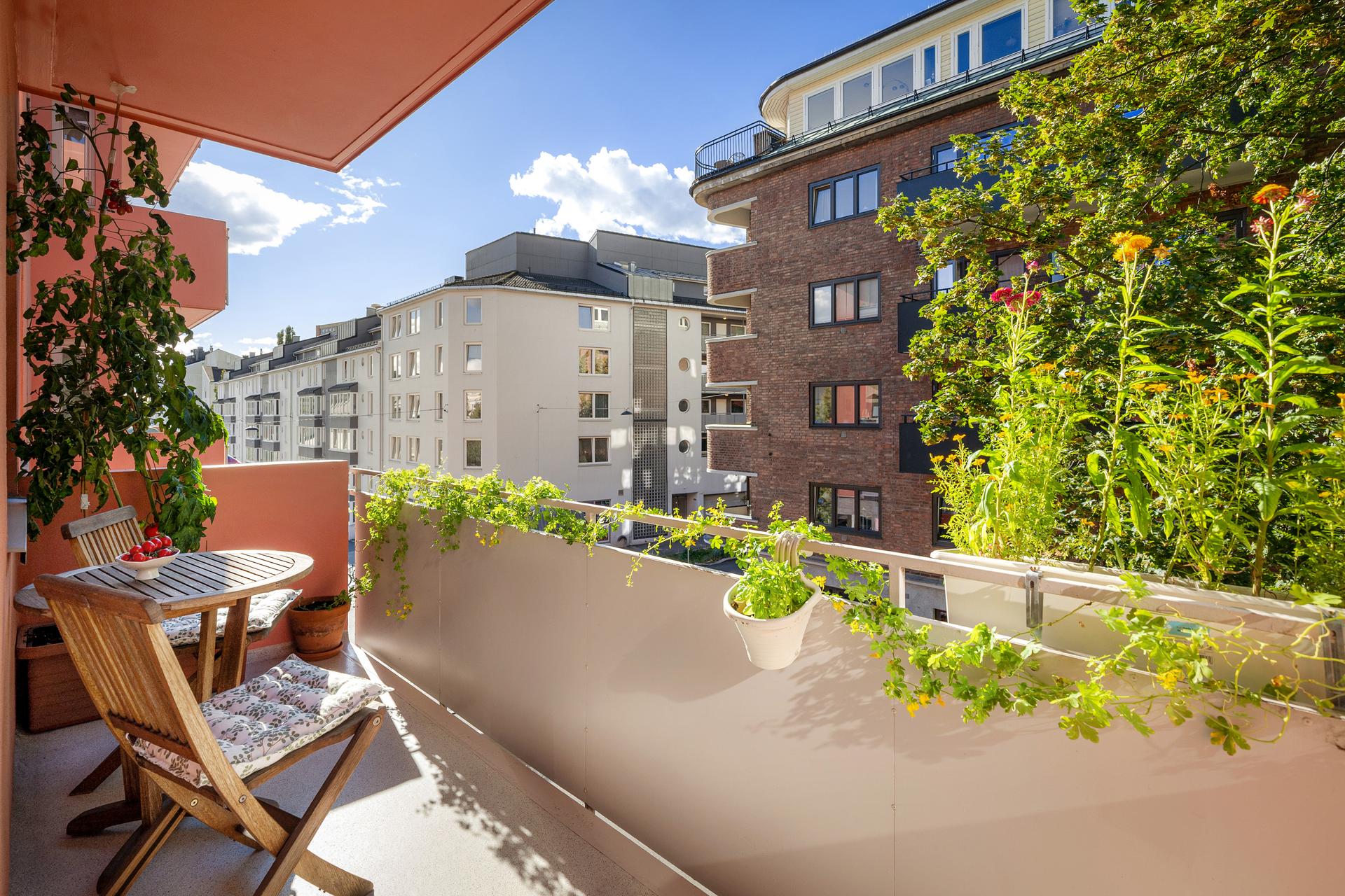 Velkommen til Jens Bjelkes Gate 64B! Foto: Rekyl foto Andreas Nilsen  Gjennomgående 3-roms andelsleilighet med nordvestvendt balkong og nytt baderom!. Bilde nummer 1 av 3