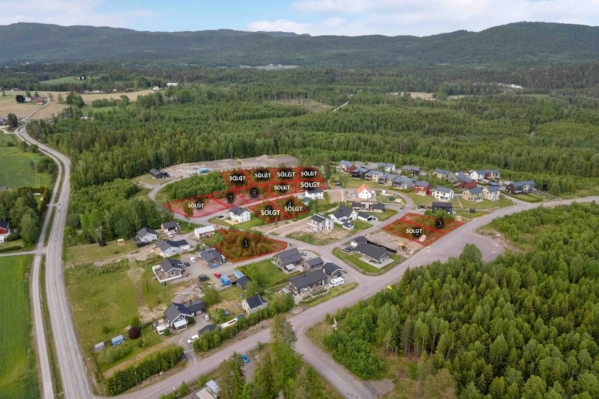 Velkommen til Prestegårdshagen – et naturskjønt og barnevennlig boligområde sentralt i Hof, midt mellom sjø, skog og by.. Bilde nummer 1 av 3