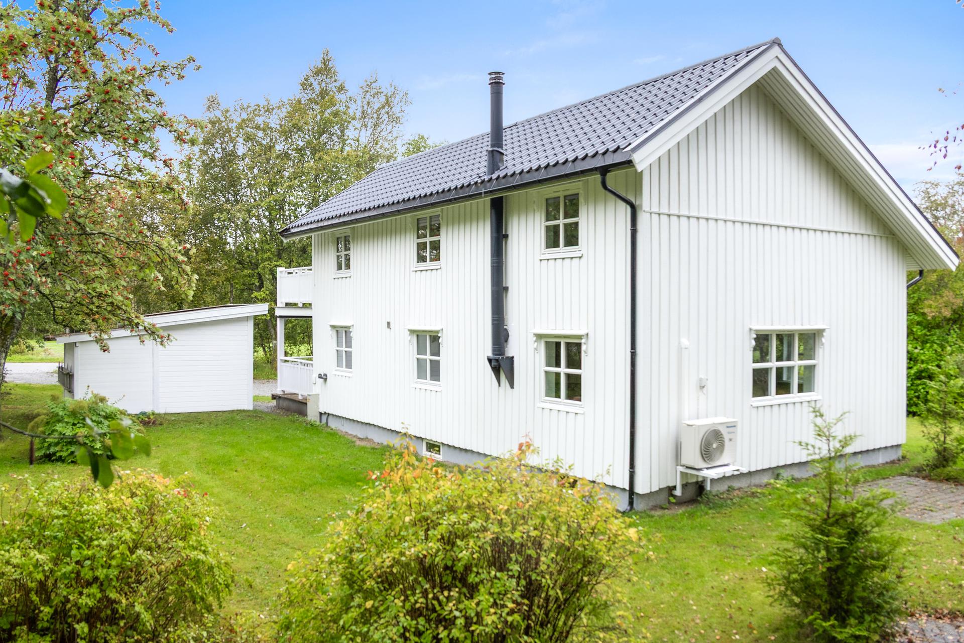 EiendomsMegler 1 v/Henrik Fjær Tausvik har gleden av å presentere Skydalsvegen 8! Foto: Martin Hågensen . Bilde nummer 2 av 3