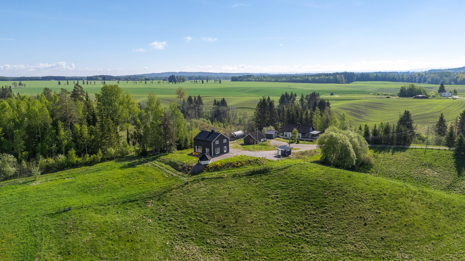 EiendomsMegler 1v/Øyvind Tønsberg har gleden av å presentere Møllebakken 53! Foto: Image day/Espen Døhlen.. Bilde nummer 1 av 3