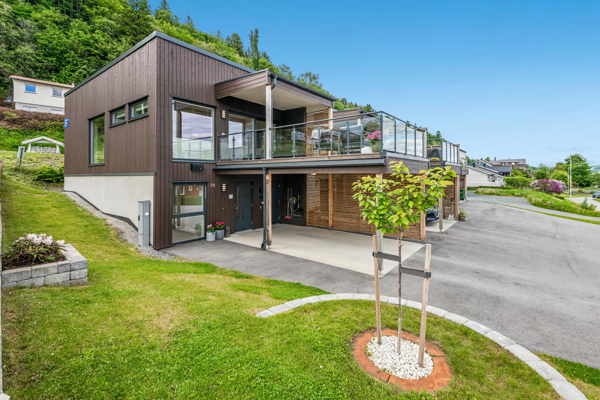 Velkommen til Eidsbotnvegen 39 A! Foto: EFEKT, (Hamish Gray). Bilde nummer 1 av 3