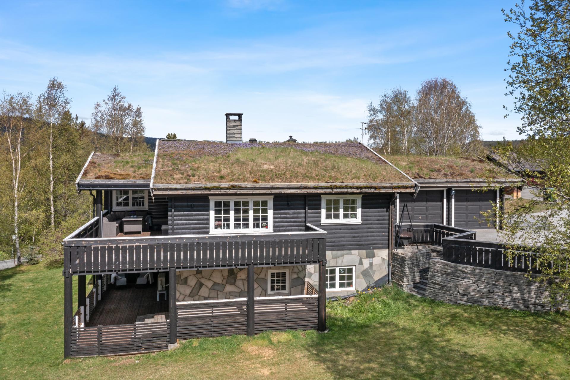 Eiendomsmegler 1 v/Albin Leo Bakkemo har gleden av å presentere Hareveien 7! Foto: Interiørfoto, Bente Eidsmo). Bilde nummer 1 av 3