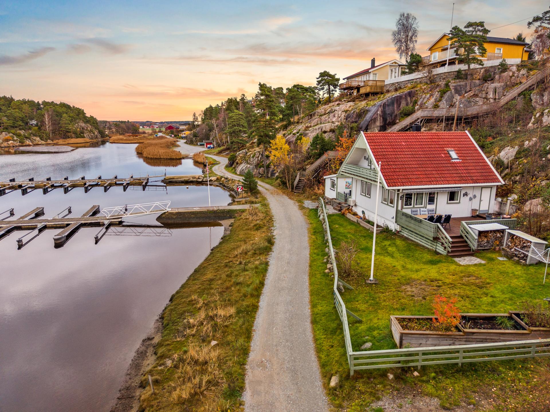 Velkommen til Røsnesveien 326. Bilde nummer 1 av 3