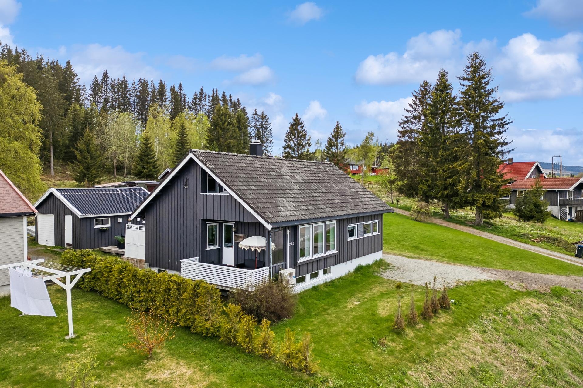 Velkommen til Brumundvegen 242! Foto: Siv Lillevik V/EFKT. Bilde nummer 1 av 3