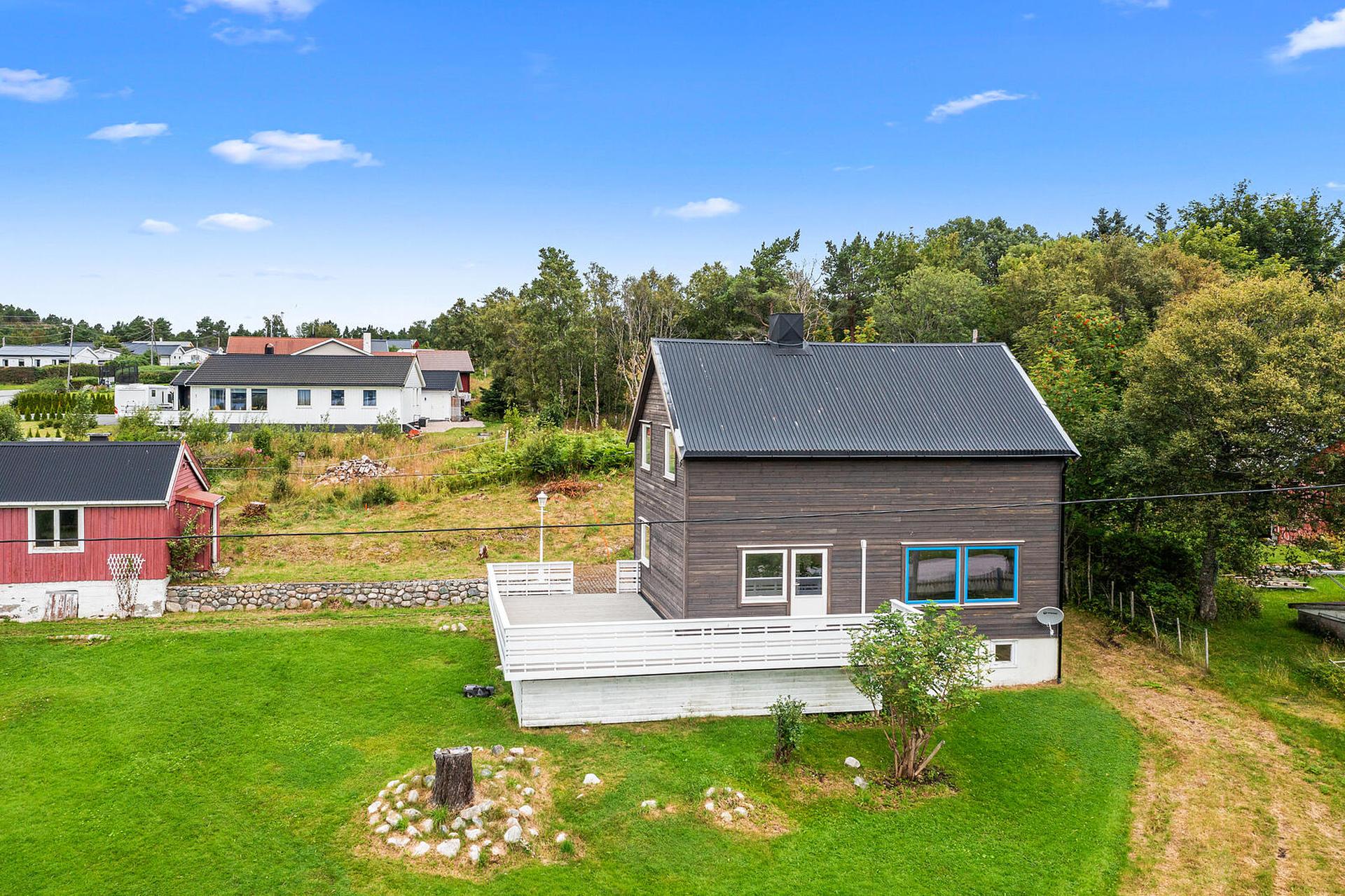 Velkommen til Grønnbakkveien 5! Foto: Interiørfoto ved Dag Bjørnli . Bilde nummer 1 av 3
