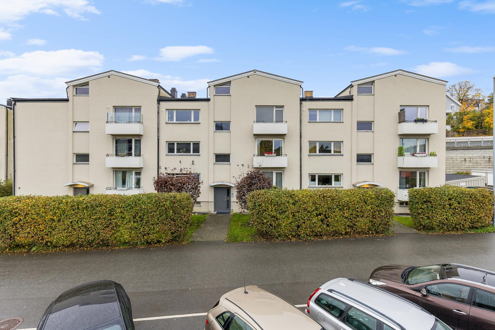 Det er et sameie med 18 seksjoner fordelt på tre oppganger.. Bilde nummer 2 av 3