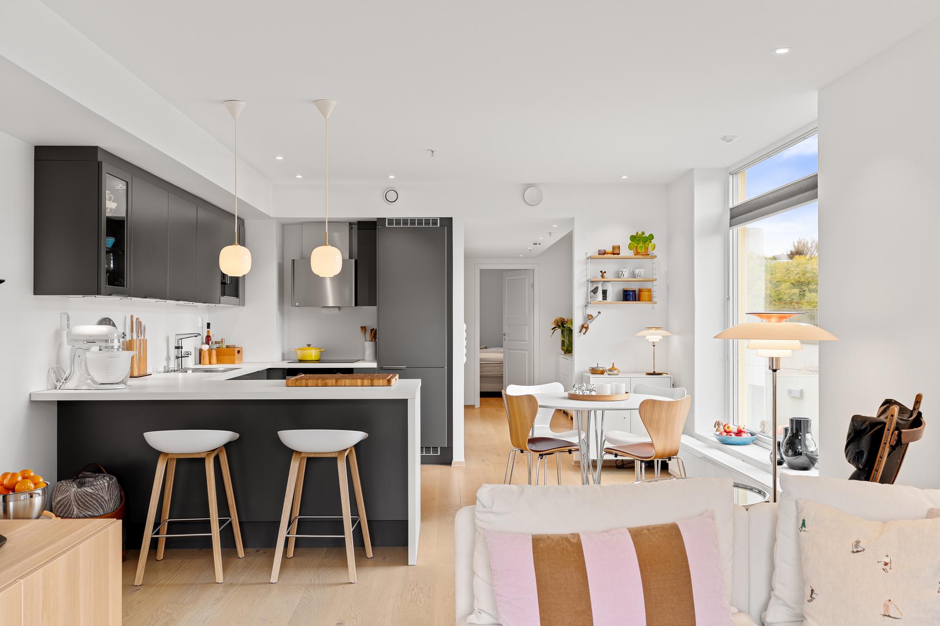 Her får du en nyere, smakfull 3-roms selveier fra 2019. . Bilde nummer 1 av 3