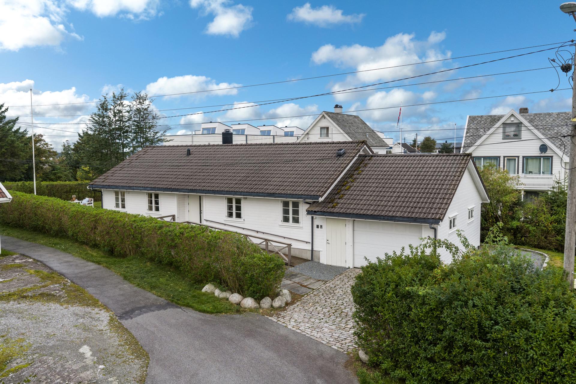 Eiendommen ligger i et etablert og attraktivt boligområde i søre bydel av Haugesund.. Bilde nummer 2 av 3