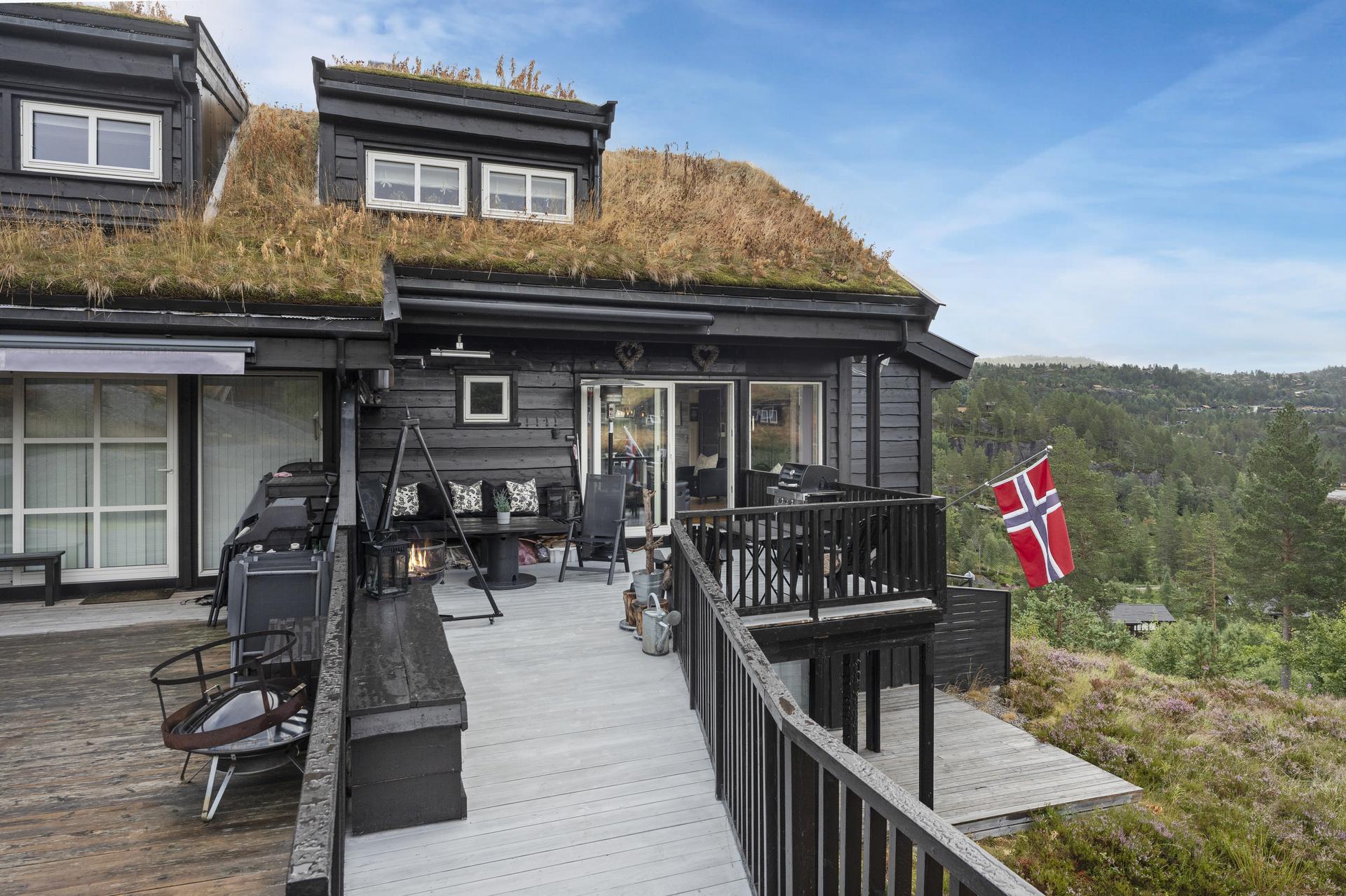 Velkommen til Hotellhøgda 35. Foto: Morten Fasseland. . Bilde nummer 1 av 3