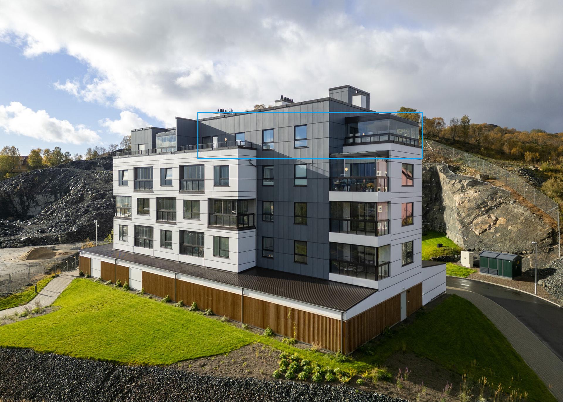  To balkonger med fantastisk utsikt - Parkering. Bilde nummer 3 av 3
