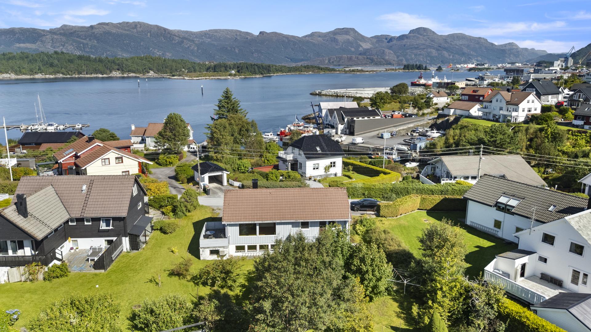Einebustad med stort potensial i eit roleg og veletablert nabolag på Nordnes.. Bilde nummer 2 av 3