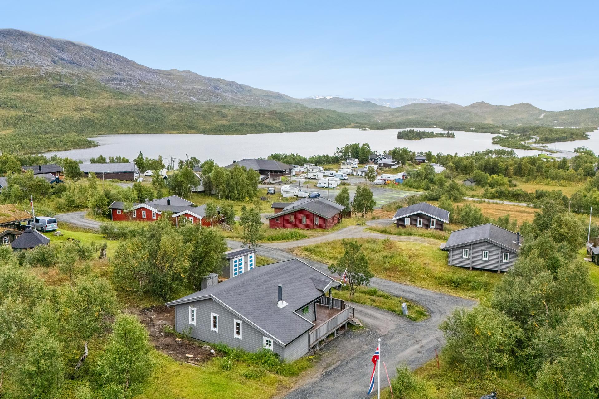 Laftet fritidsbolig med beliggenhet i fjellandskapet ved Øse.. Bilde nummer 2 av 3