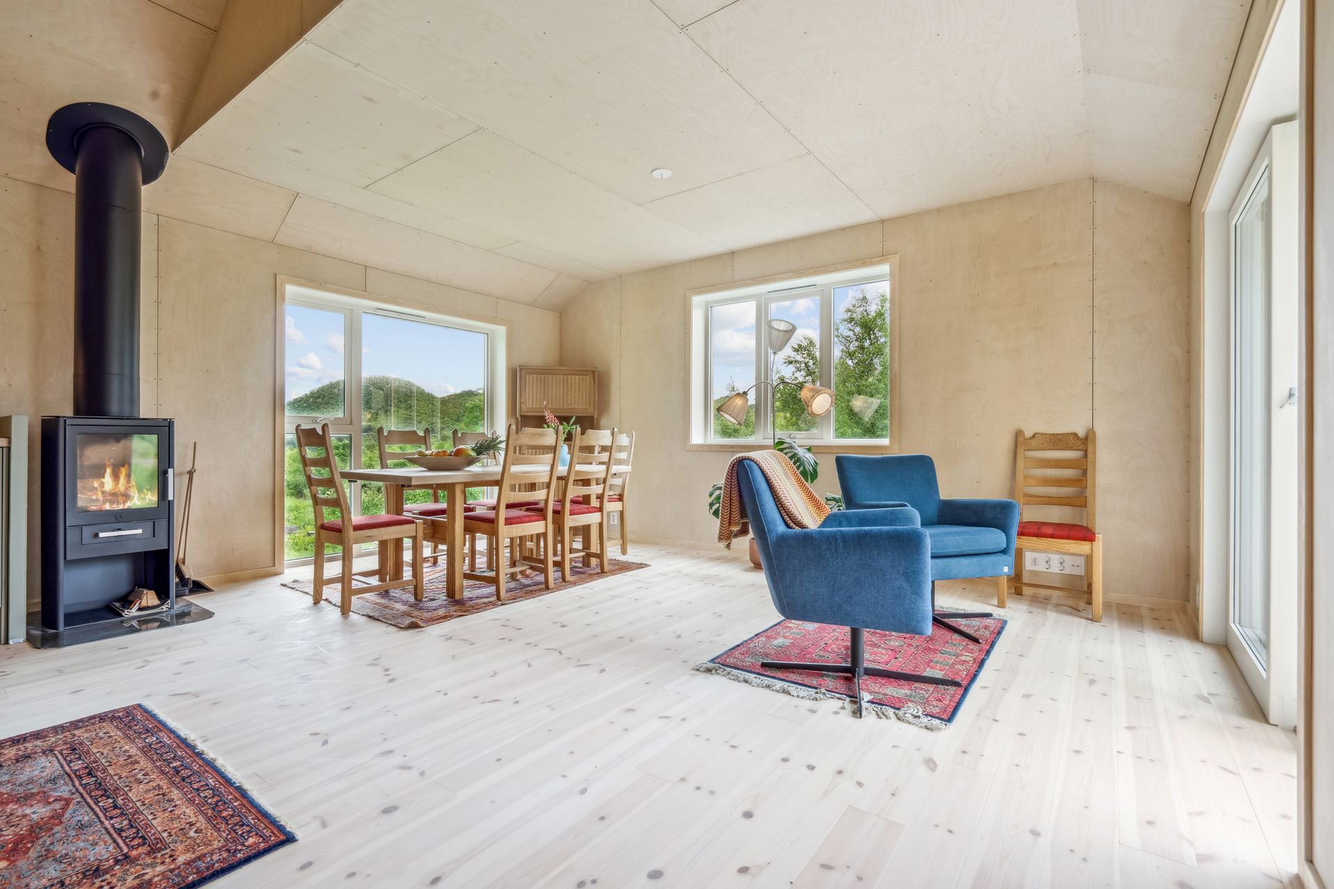 Hytten er nylig renovert og fremstår som moderne. Bilde nummer 3 av 3
