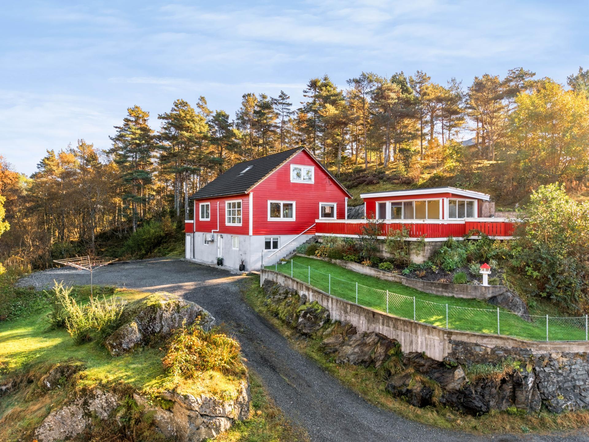 Velkommen til Einarsdalen 45 presentert av eiendomsmegler Bente Faksnes. Foto: [Studiovest]. Bilde nummer 1 av 3