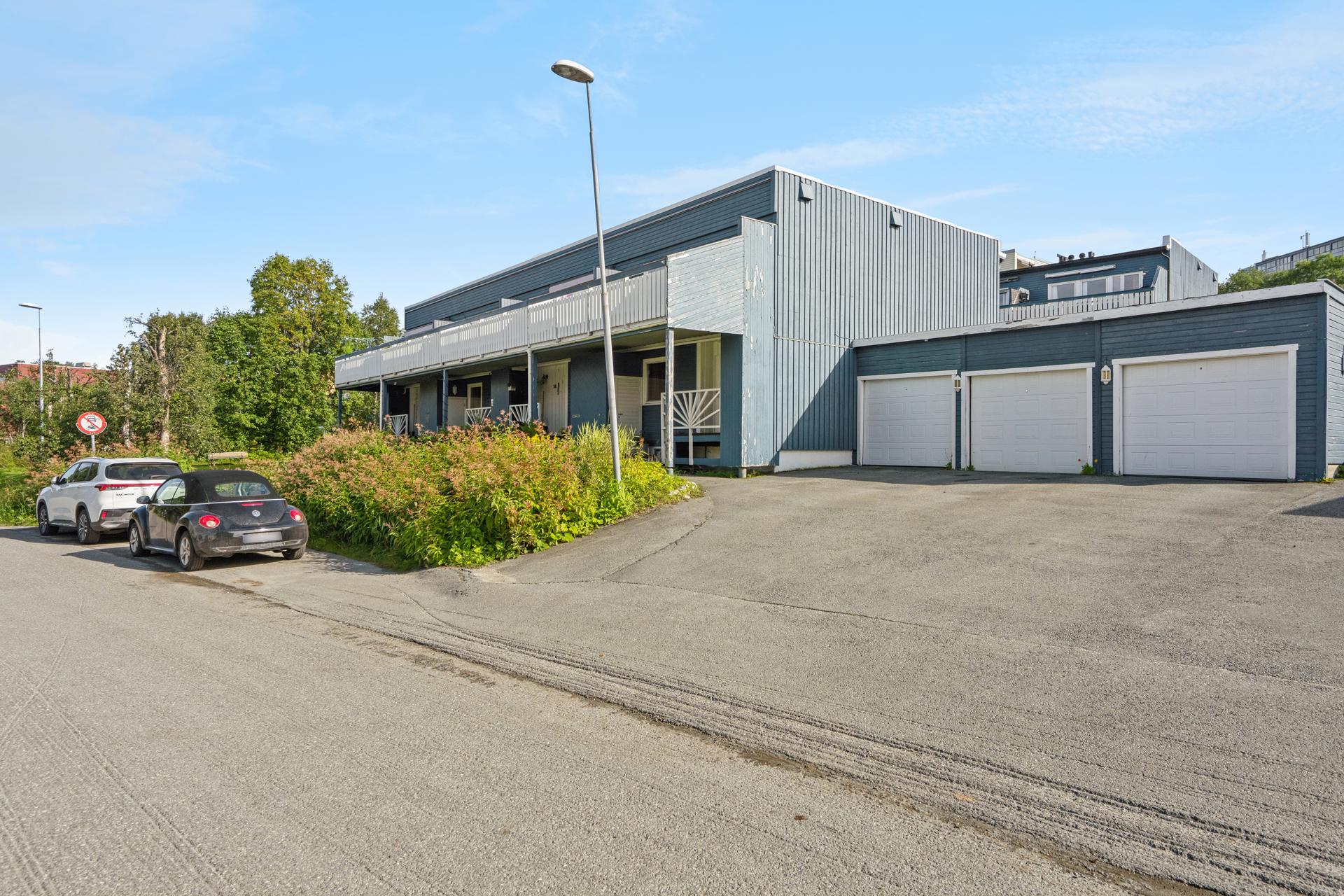 Attraktiv beliggenhet på Håpet med nærhet til skole, barnehage, butikk og gode fritidstilbud.. Bilde nummer 3 av 3