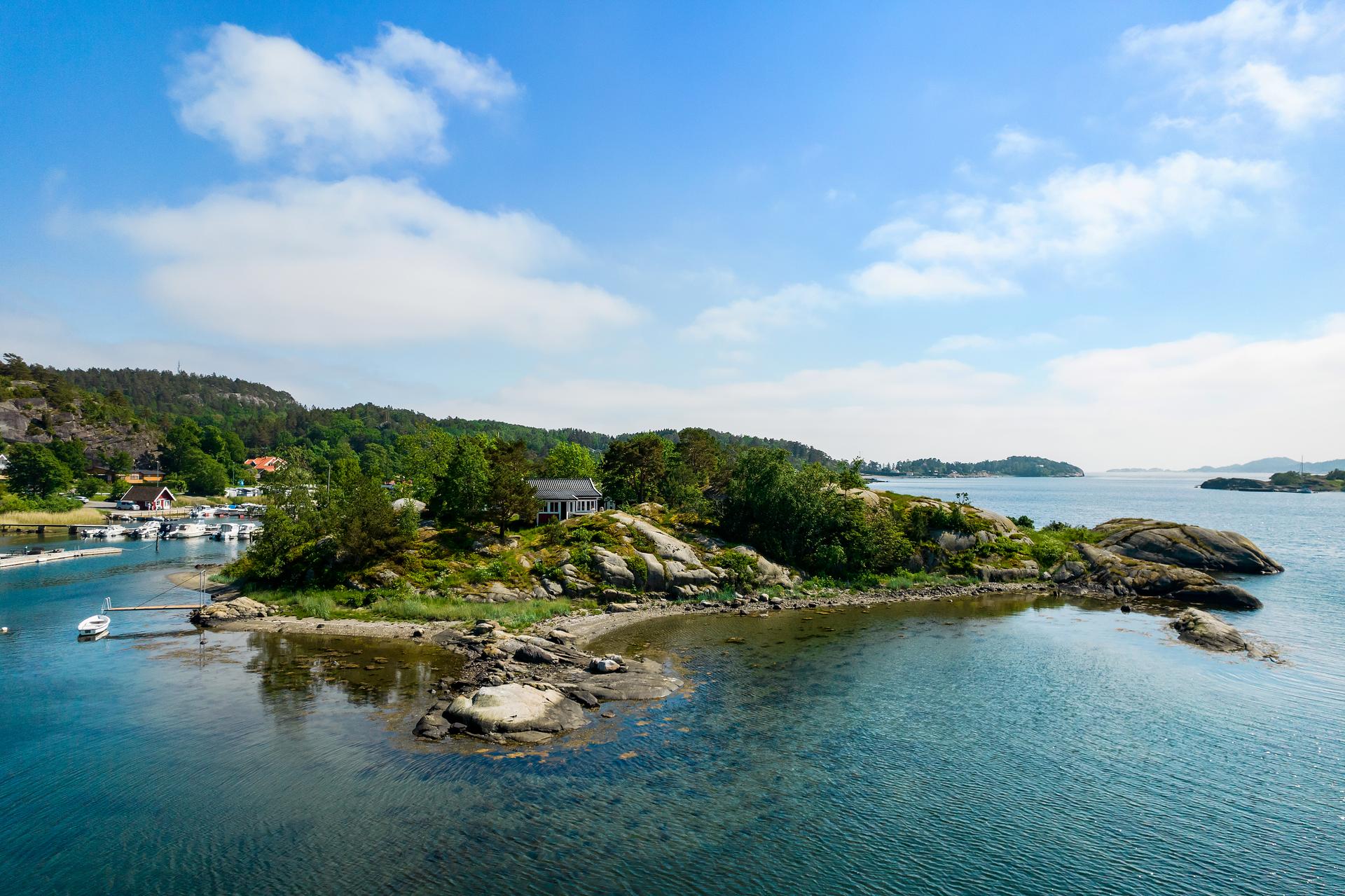 Vakre Stråholmen ligger vestvendt med panorama sjøutsikt, idylliske sandstrender og optimale solforhold.Vakre Stråholmen ligger vestvendt med panorama sjøutsikt, idylliske sandstrender og optimale solforhold. Foto Karl Filip Kronstad.
. Bilde nummer 1 av 3
