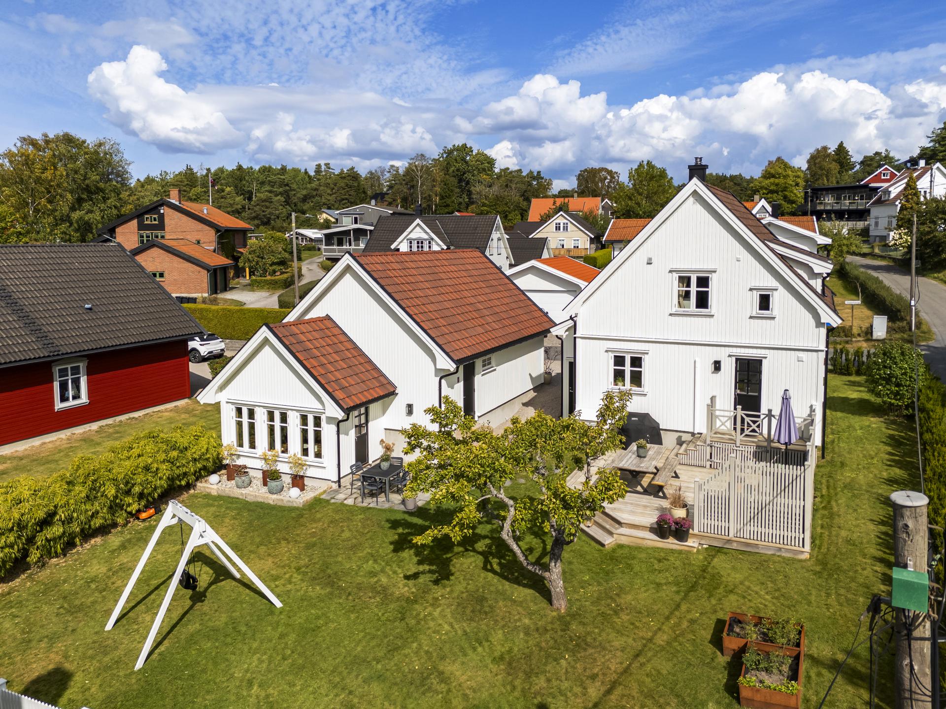 Velkommen til Gluppeveien 46, presentert av EiendomsMegler1 v/Mette Ledang. Fotoetcetera AS.. Bilde nummer 1 av 3