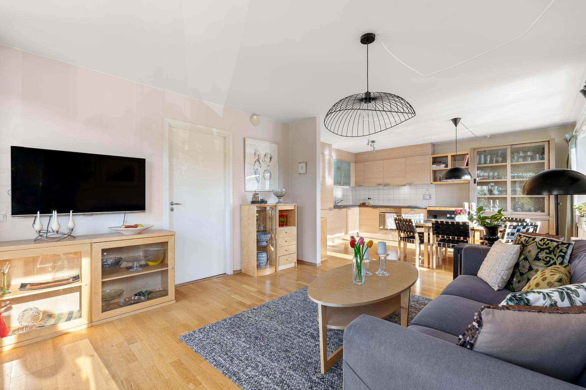 En innholdsrik leilighet på 77 m² BRA. . Bilde nummer 2 av 3