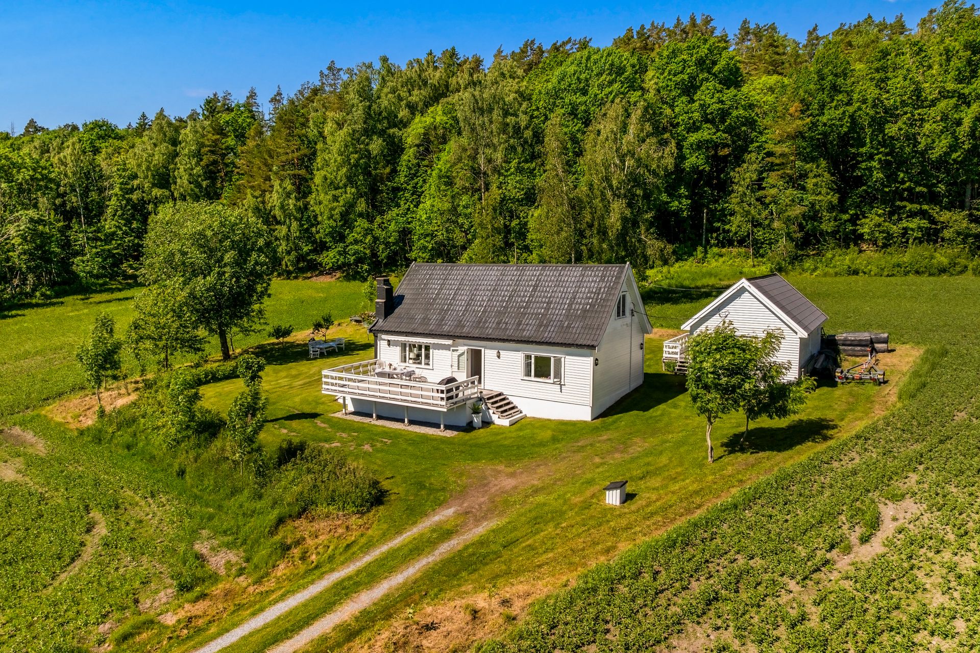 Landlig og idyllisk beliggenhet.. Bilde nummer 3 av 3