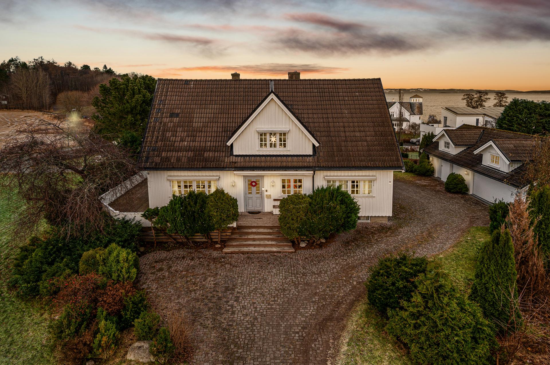 EiendomsMegler1 ved Markus Tangvik har gleden av å presentere en sjelden anledning på Lade. Foto: Krokstad&Nervik. Bilde nummer 1 av 3