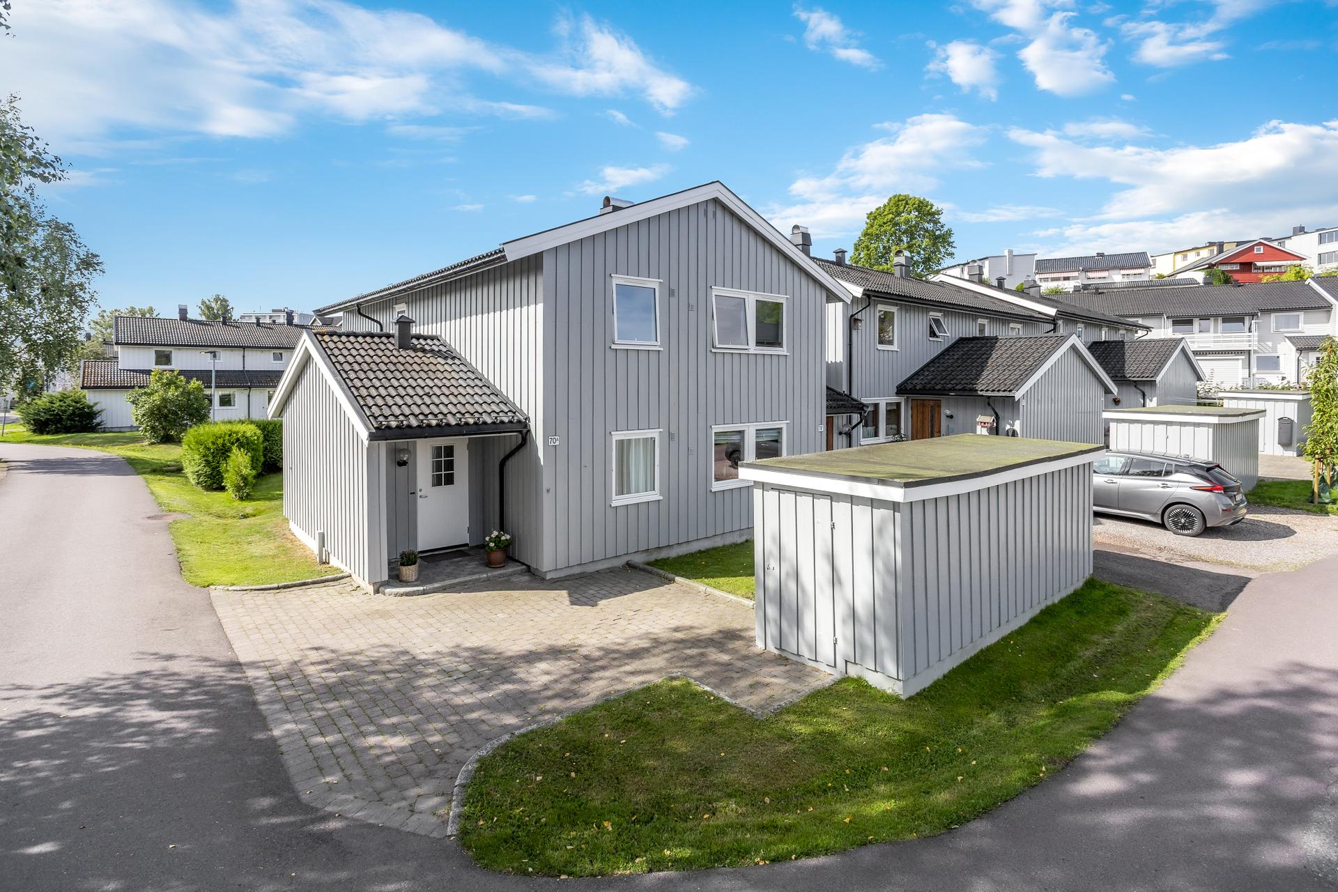 Dette er en flott 3-roms leilighet på bakkeplan, med garasje og fin uteplass.. Bilde nummer 2 av 3