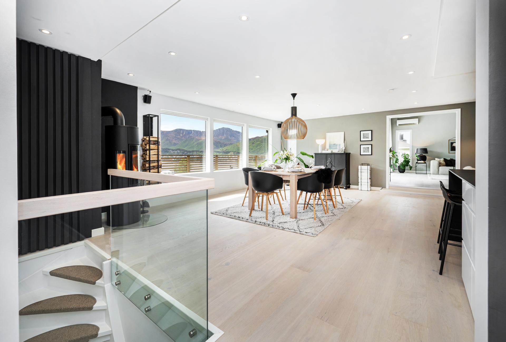 Velkommen til Husfjellvegen 46! (Foto: JC Eiendomsfoto v/ John Colbensen). Bilde nummer 1 av 3