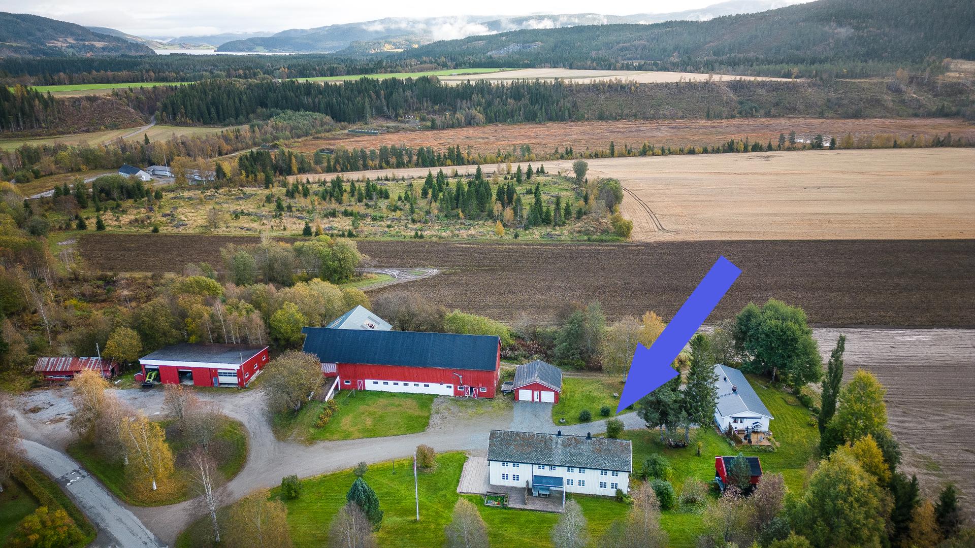 Boligen har sin opprinnelse som våningshus på gården «Litl Skogmo», som eiendommen er utskilt fra . Bilde nummer 2 av 3