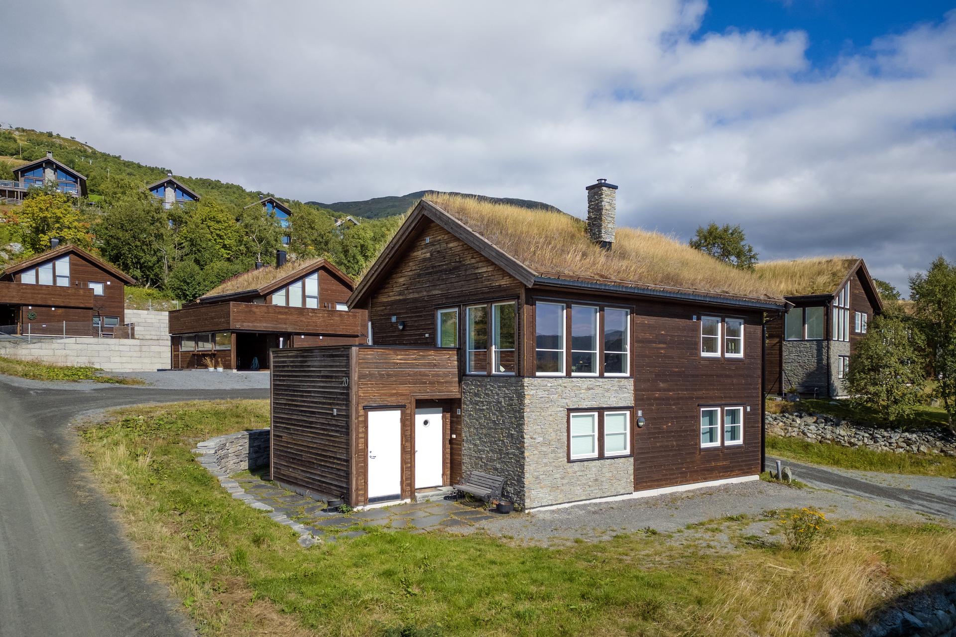 Per Hårstad v/Eiendomsmegler 1 har gleden av å presentere Øvre Gorsetråket 20! Foto: Ludvig Killingberg. Bilde nummer 2 av 3