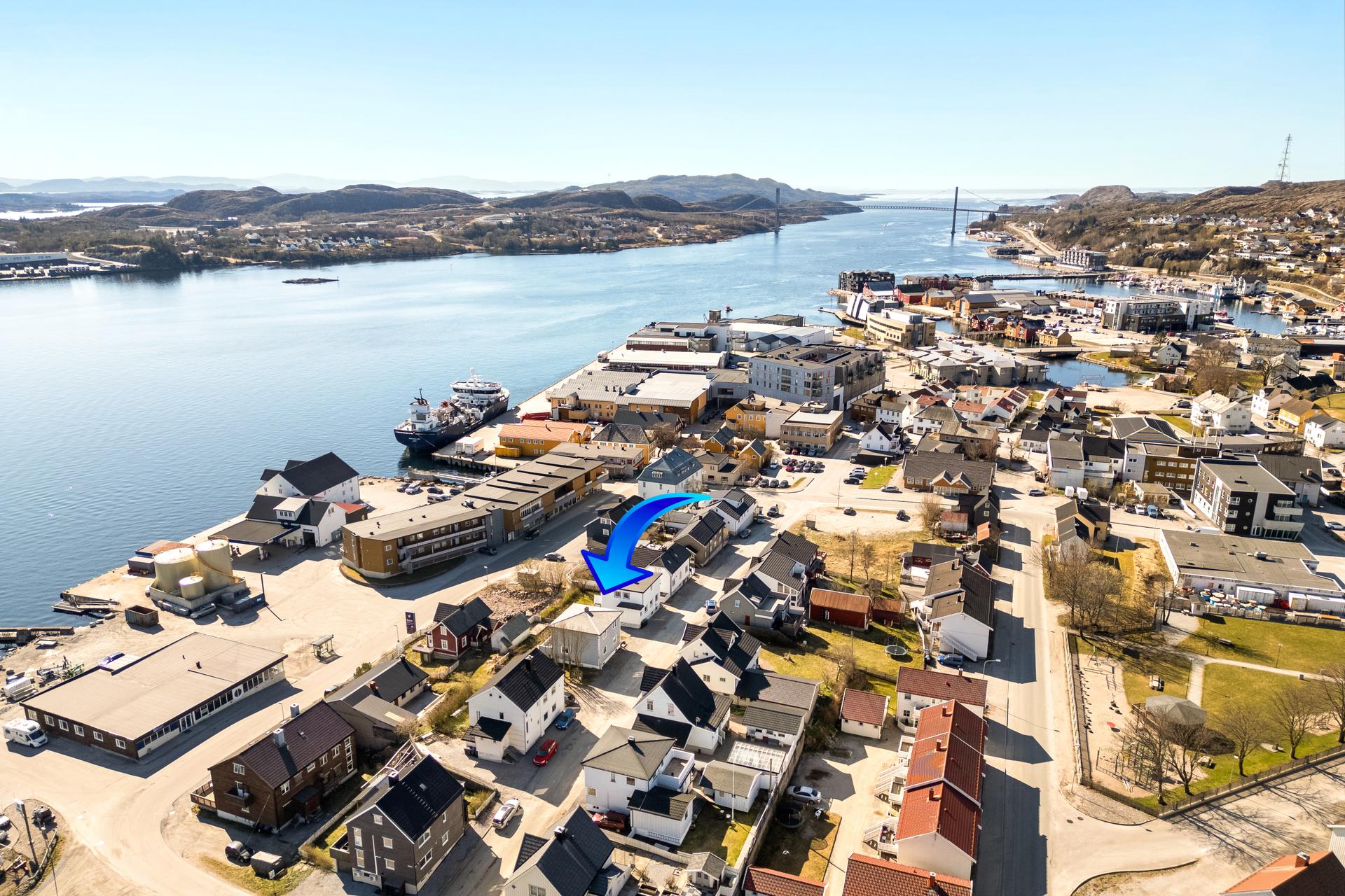 EiendomsMegler 1 v/Jonny Grønbeck har gleden av å presentere Skippergata 19 for salg! Foto: Jimmy SEO . Bilde nummer 1 av 3