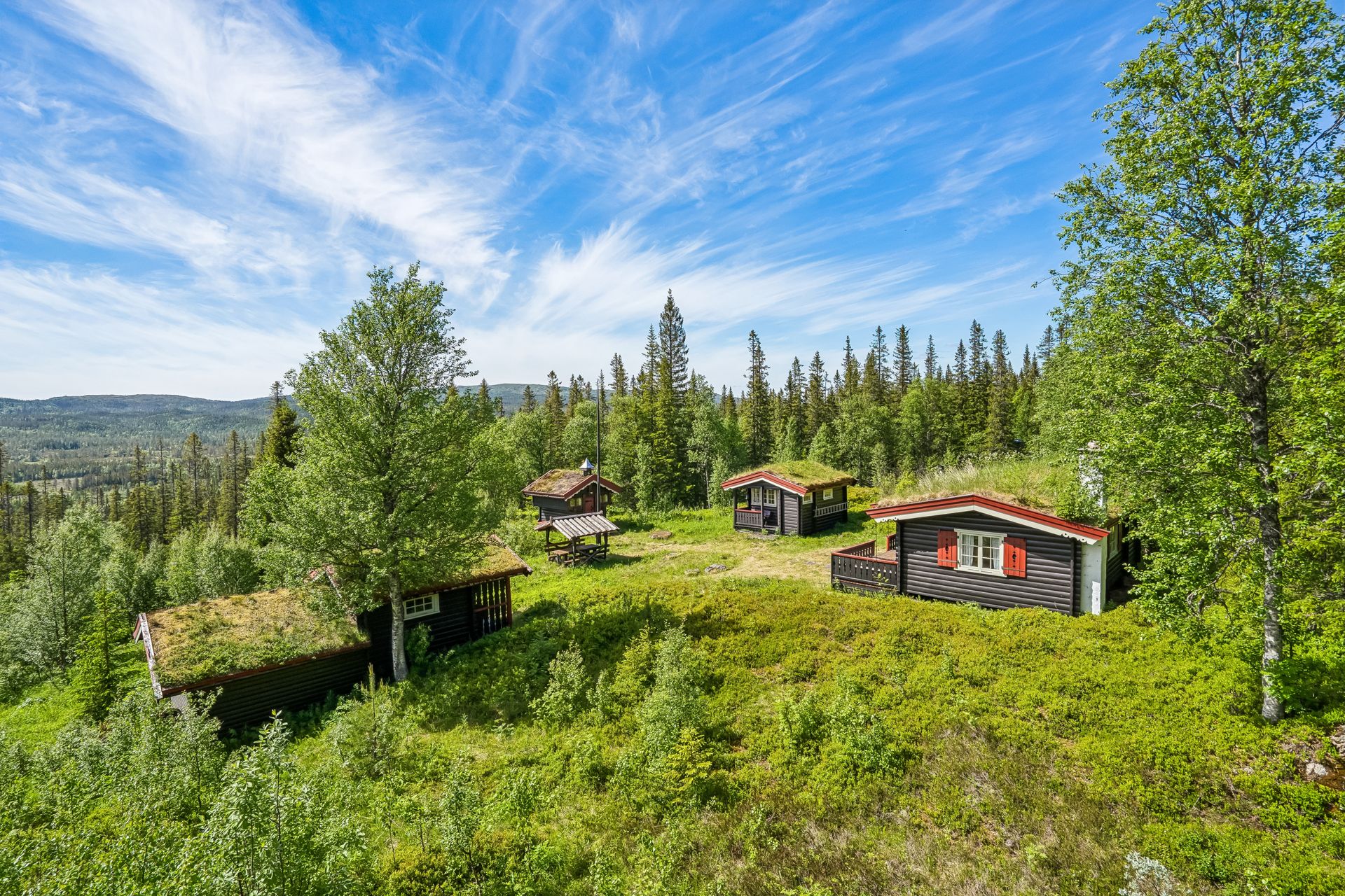 Velkommen til Slåttengveien 27 - Kontakt megler på 918 50 709 / morten.kjelsberg@em1.no dersom det ønskes privatvisning. (Foto: Hanne Larsen, EFKT). Bilde nummer 1 av 3