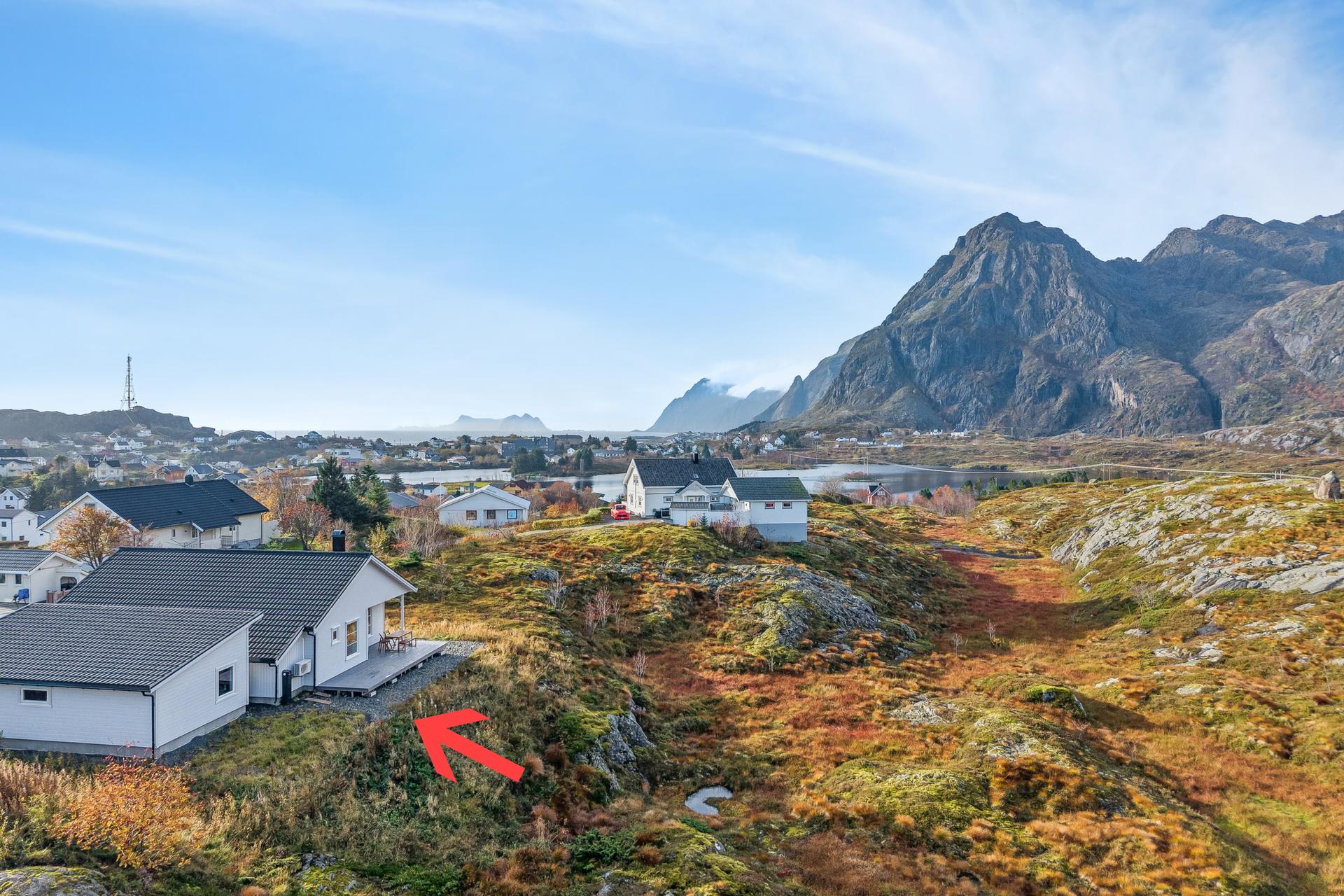 Velkommen til Rostaddalen 51! Presentert av EiendomsMegler1 Lofoten. Foto: EFKT.. Bilde nummer 1 av 3