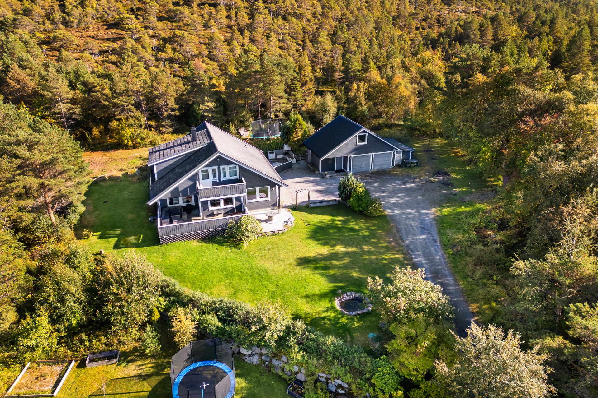 Velkommen til visning av Eidshaugvegen 1553!

Foto Jimmy Seo. Bilde nummer 1 av 3