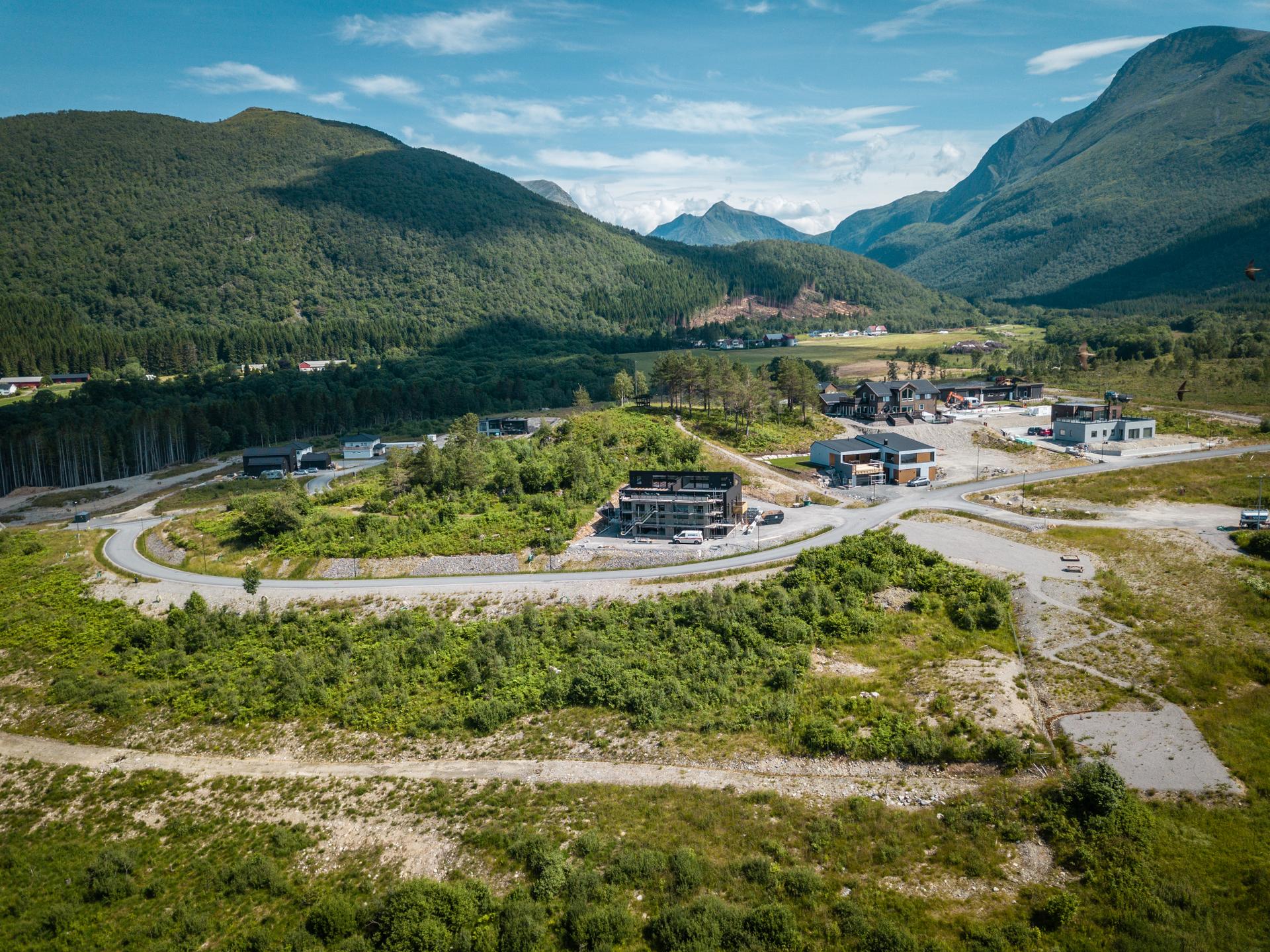 Velkommen til Lauvåsen boligfelt. Bilde nummer 1 av 3