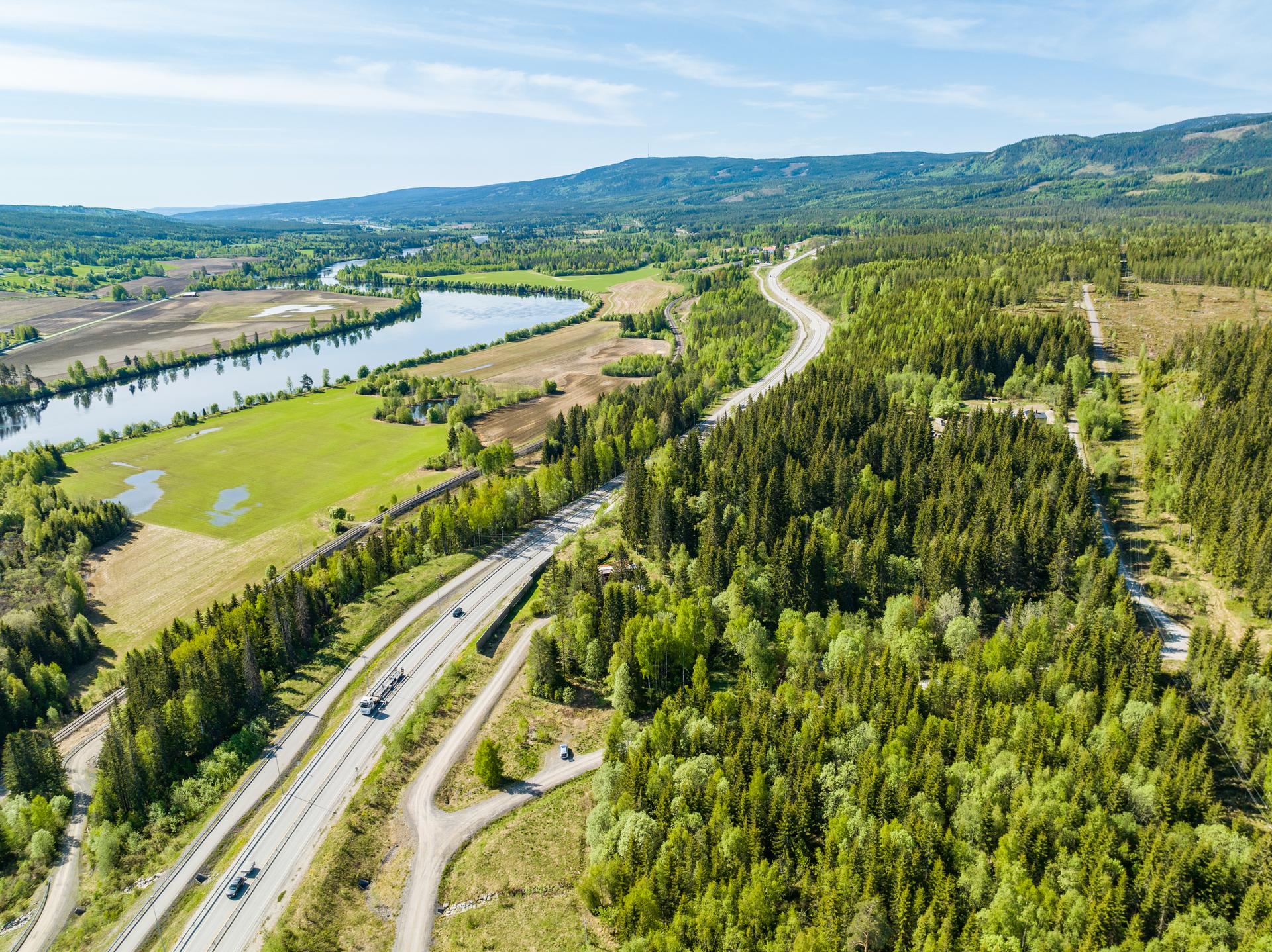 Råtomt beliggende på Åsta nord / Korperud, ca. 4 km sør for Rena sentrum. Bilde nummer 1 av 3