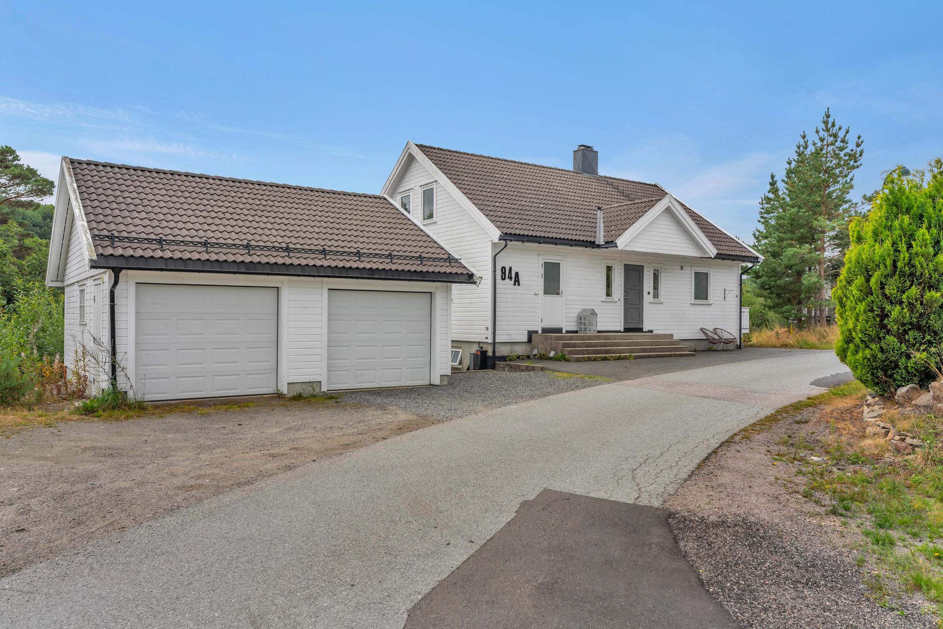 Velkommen til Gangdalslia 94A! Foto: Thomas Heimdal. Boligen har en fin og tilbaketrukket beliggenhet i et veletablert og barnevennlig boligområde i Gangdalslia på Strai.. Bilde nummer 1 av 3
