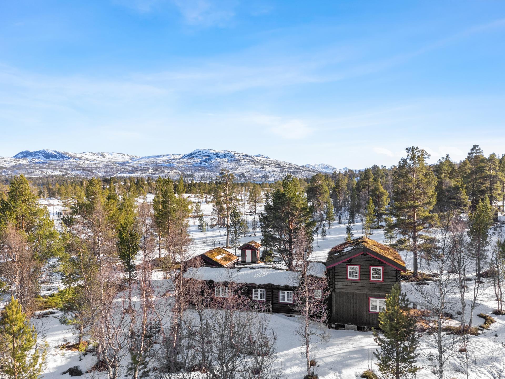 Stor tomt med gode sol og utsiktsforhold. . Bilde nummer 2 av 3