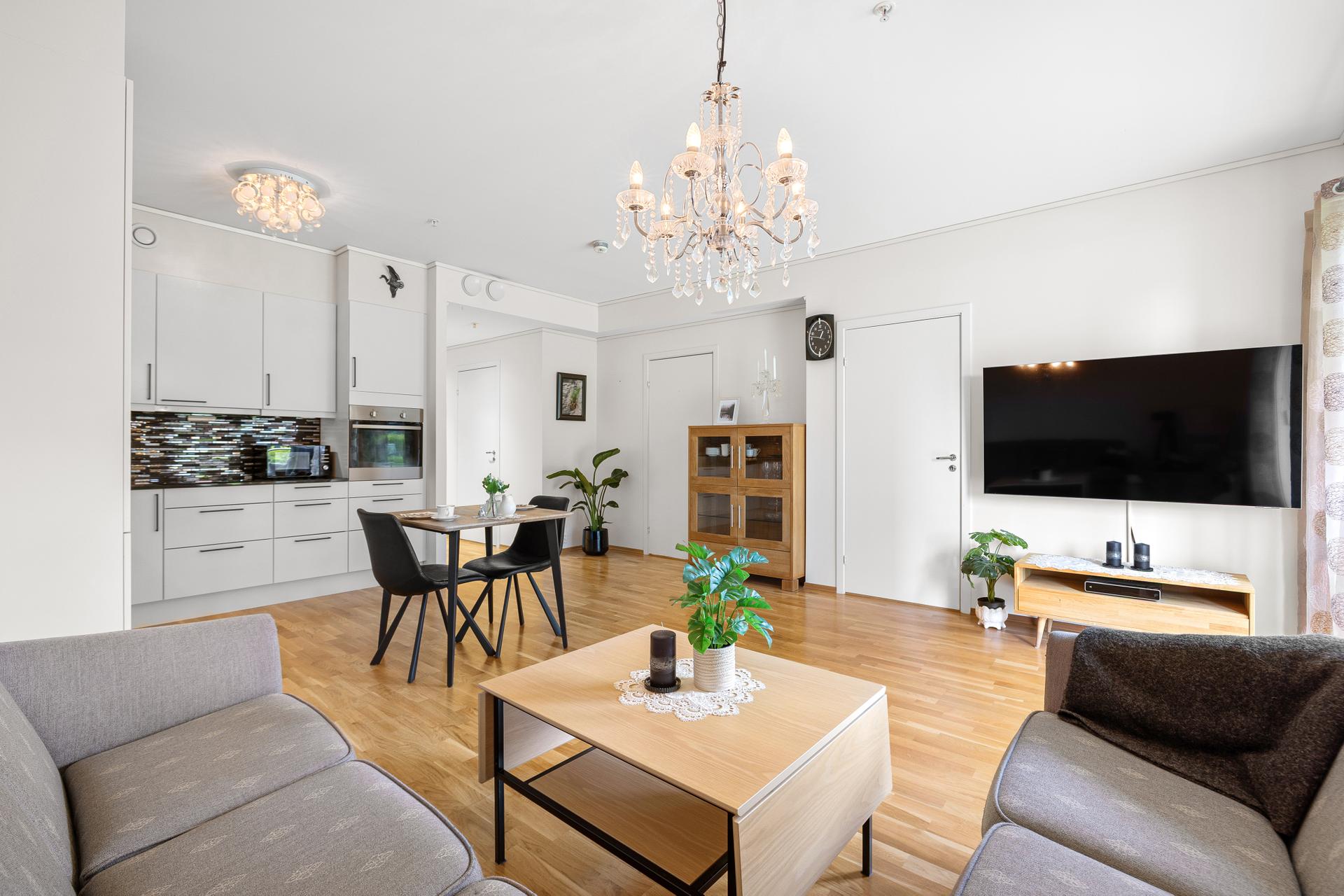 Eiendomsmegler1 ved Morten Løvseth presenterer: Lindbergveita 36. (Foto: Julian Nonstad).. Bilde nummer 1 av 3