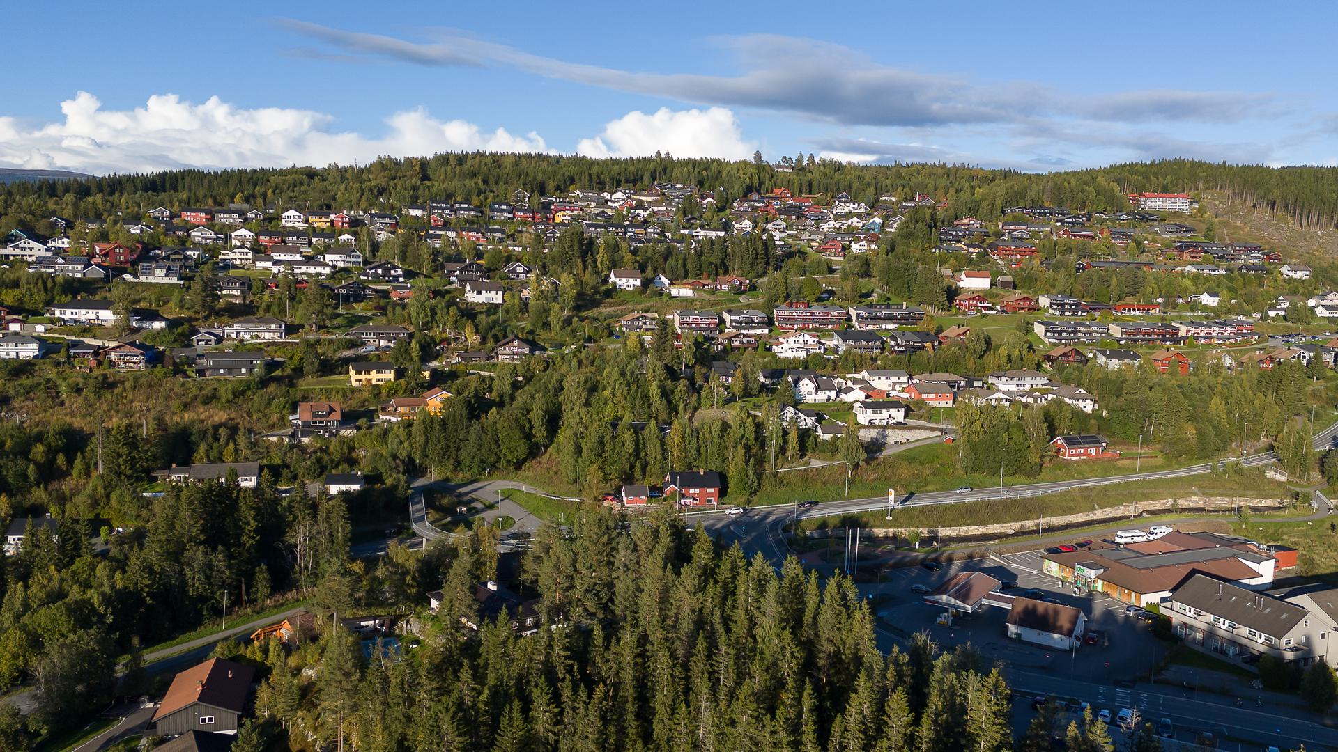 Spredt boligbebyggelse i området. . Bilde nummer 3 av 3