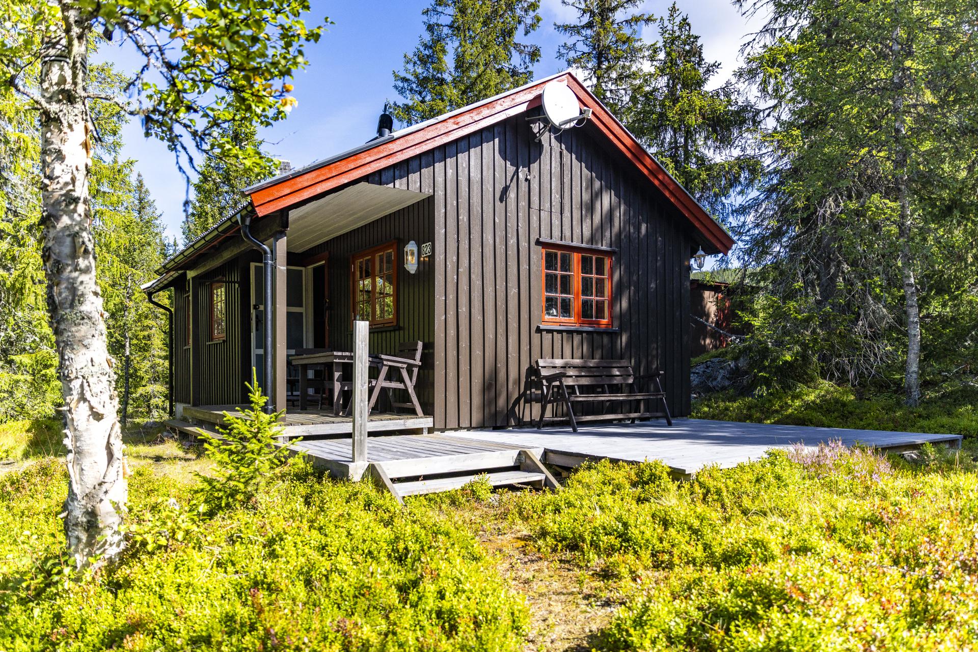 Velkommen til Haglebuveien 823. Foto: Viken Fototjenester v/ Eirik Andersen.. Bilde nummer 1 av 3