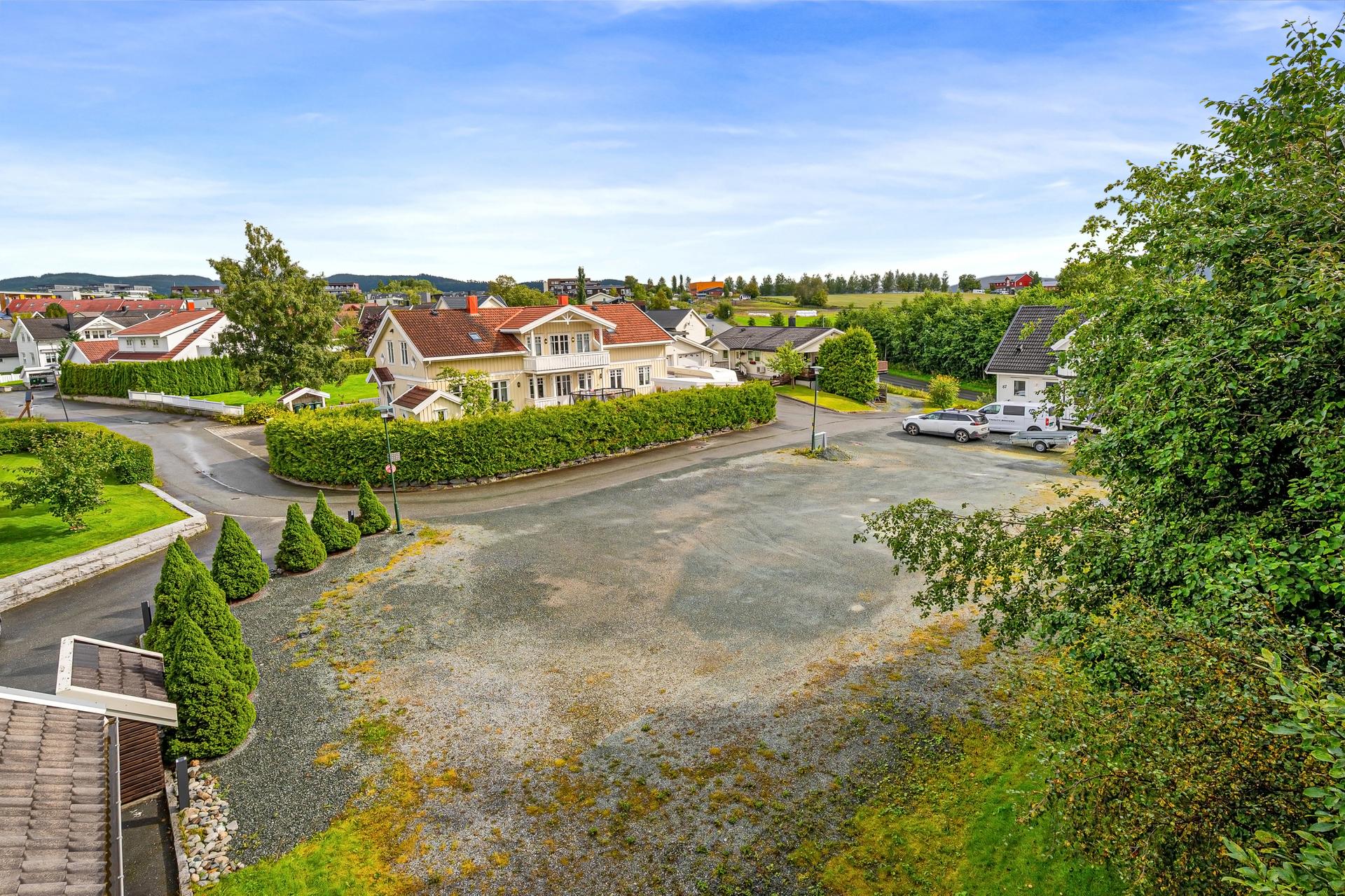 Boligtomt med fantastisk beliggenhet i feltet. Foto: Jens Martin. . Bilde nummer 1 av 3