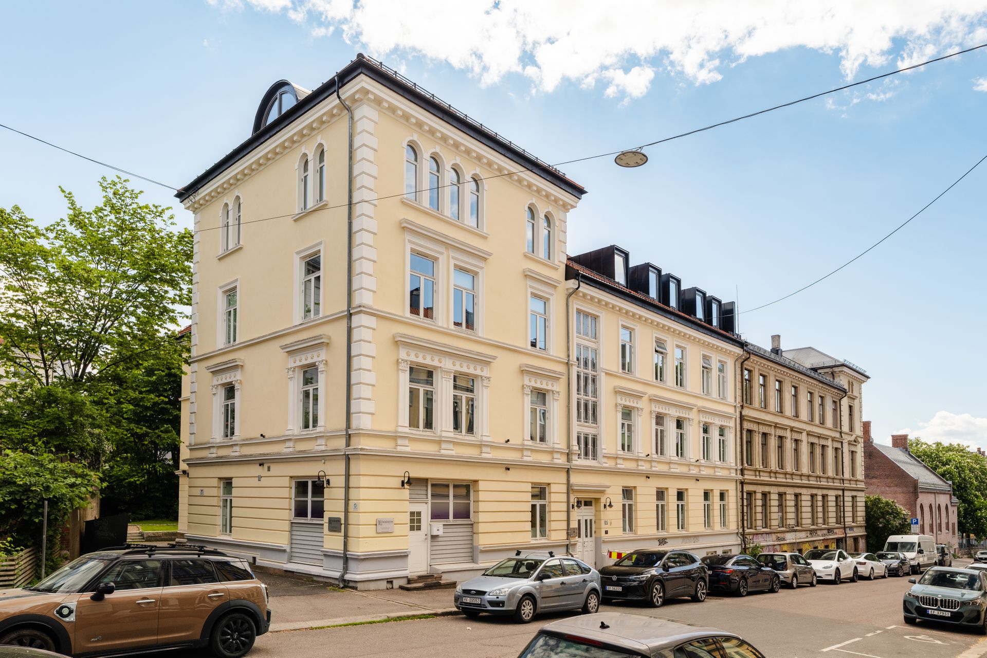 Klassisk bygård fra 1900 i et etterspurt og etablert boligområde på Bolteløkka.. Bilde nummer 3 av 3