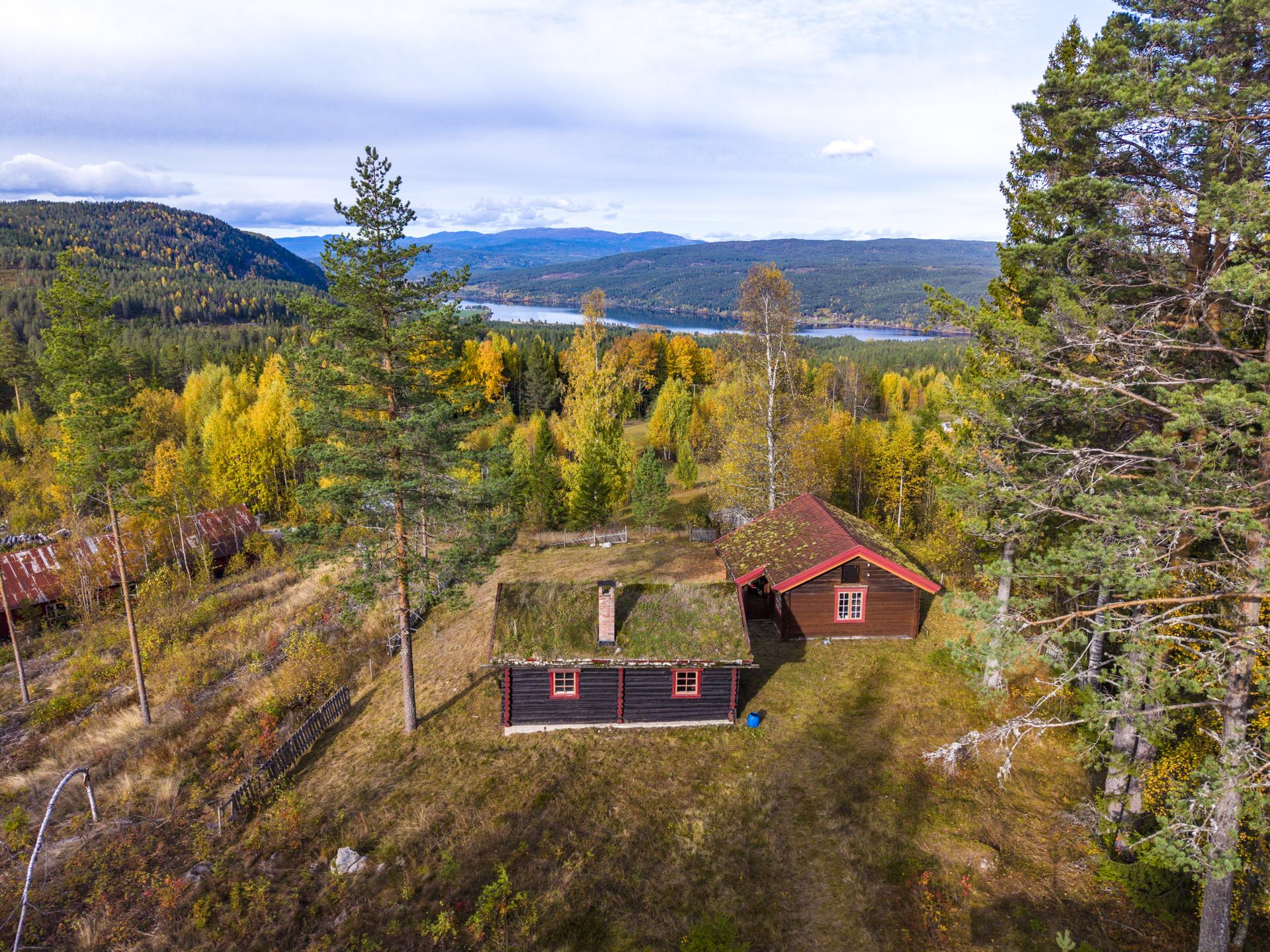 Velkommen til Hiåsskogveien 340. Foto: Viken Fototjenester v/ Eirik Andersen. Bilde nummer 1 av 3