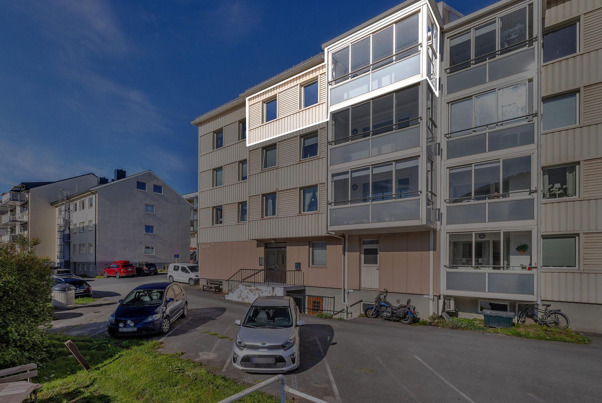 Leiligheten ligger attraktivt til i fjerde etasje med god oversikt.. Bilde nummer 3 av 3