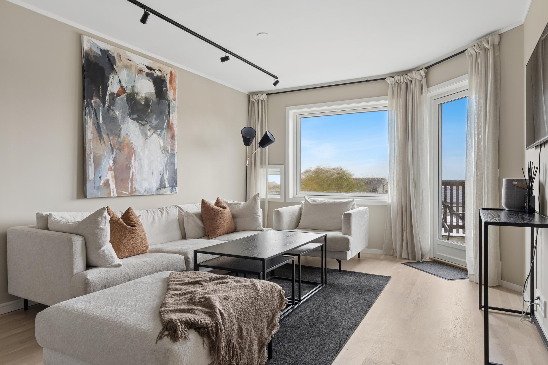 Velkommen til Solhøgdveien 7 F - Presentert av EiendomsMegler1  Foto: EFKT.. Bilde nummer 1 av 3