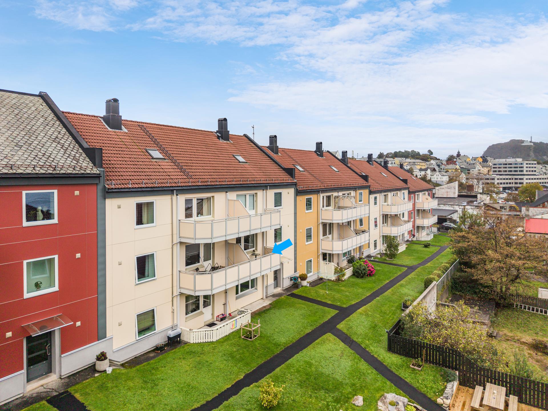 Eiendosmemegler 1 v/ Anders Kristian Gundersen Vadset har gleden av å presentere en Moderne og lys 3- roms leilighet. Foto: Hunter Visuals. Bilde nummer 1 av 3