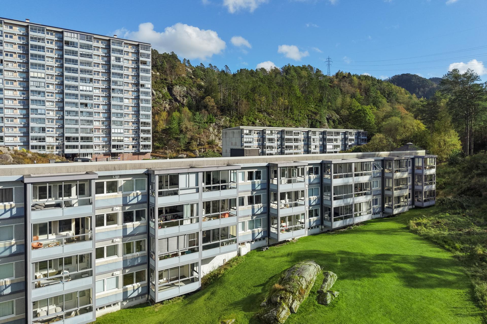 Velkommen til Skytterveien 21! Foto: [Fotograf eller fotofirma]. Bilde nummer 1 av 3