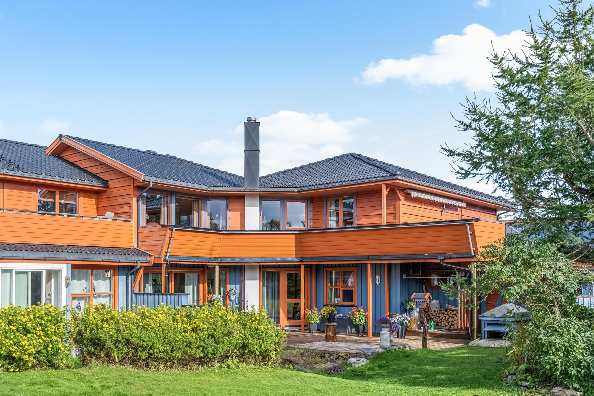 Velkommen til Lekneskroken 23 - Presentert av EiendomsMegler1 Lofoten. Foto: EFKT. Bilde nummer 1 av 3