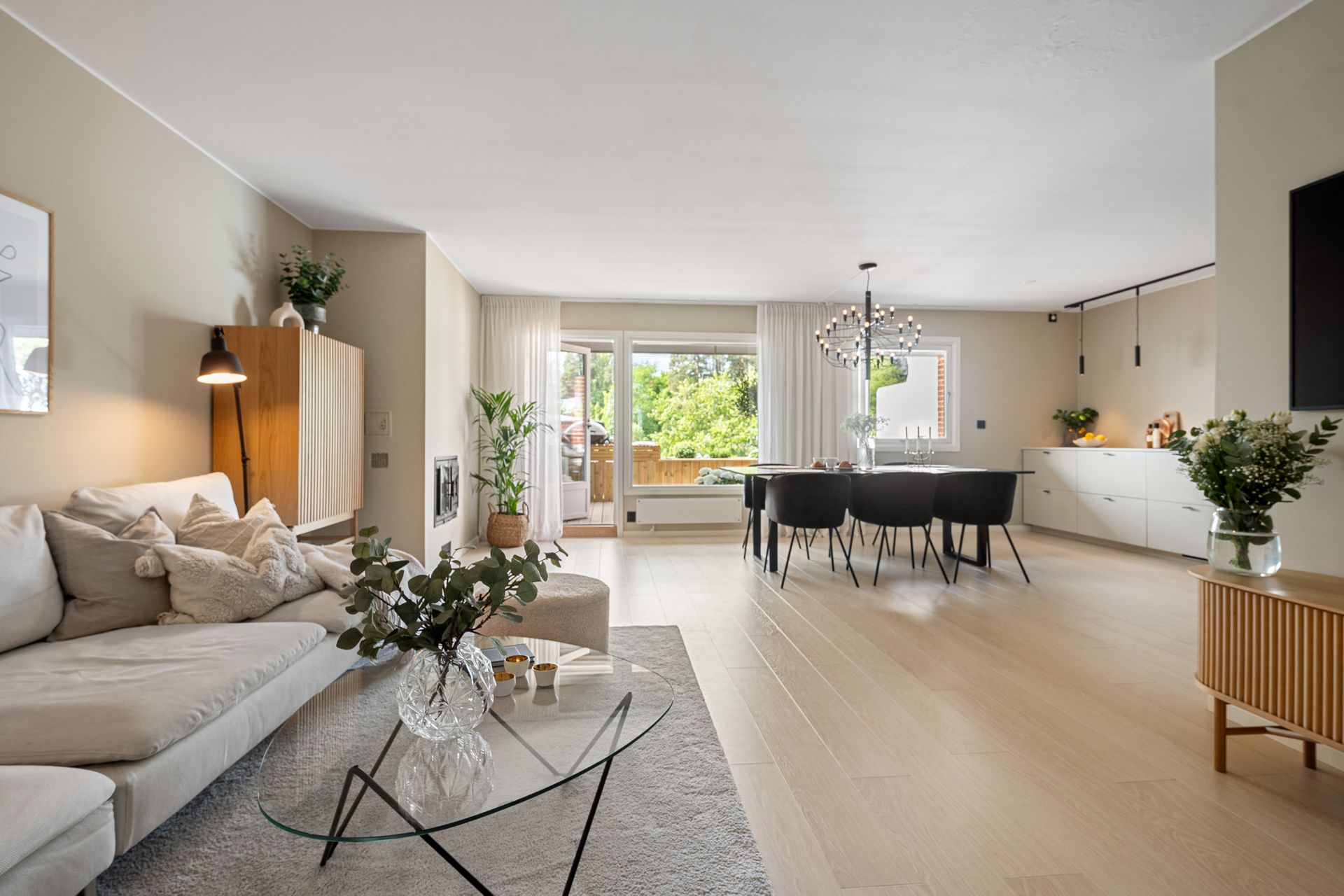 Velkommen til Ullern Allé 13! Foto: Arne Schram v/Pholio. Bilde nummer 1 av 3