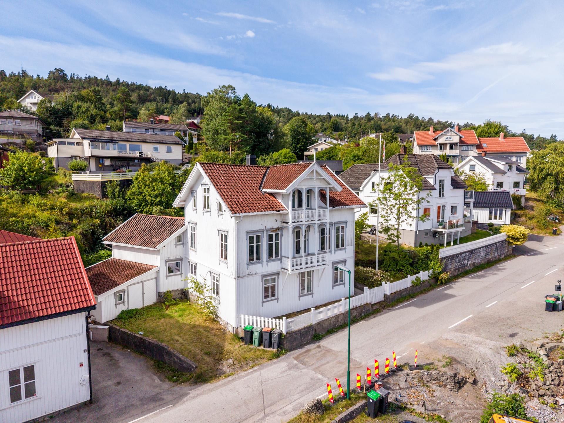 Boligen ligger rolig og barnevennlig til med kort vei til skoler og barnehager, samt Stathelle sentrum med AMFI Brotorvet.. Bilde nummer 3 av 3